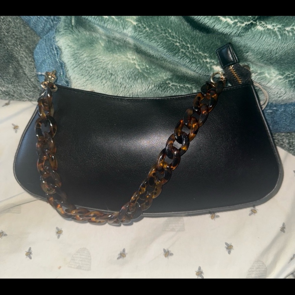 Elegant Black Chain Shoulder Bag